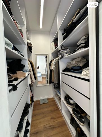 דירה, אליהו הנביא, פסגות אפק, ראש העין