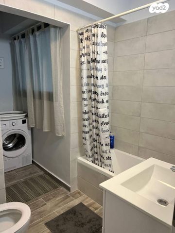 דירה, לח"י, שז"ר / דקר, טירת כרמל