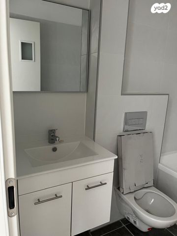 דירה, מעפילי אגוז 31, נווה חן, תל אביב יפו