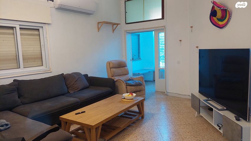 דירה, הצנחנים, גבעת הרמבם, גבעתיים