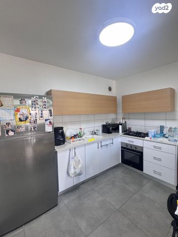 דירה, עפרה חזה, משכנות האומנים, קרית מוצקין