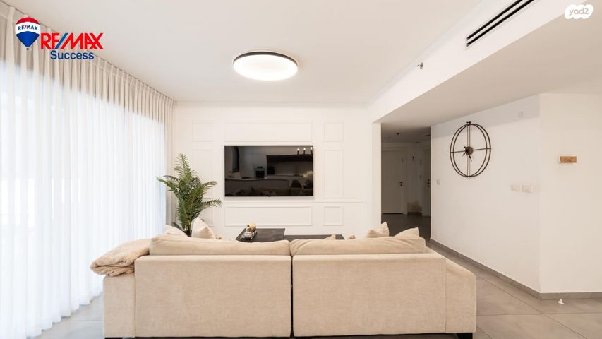 דירה, יעקב דורי, נאות שמיר, רמלה