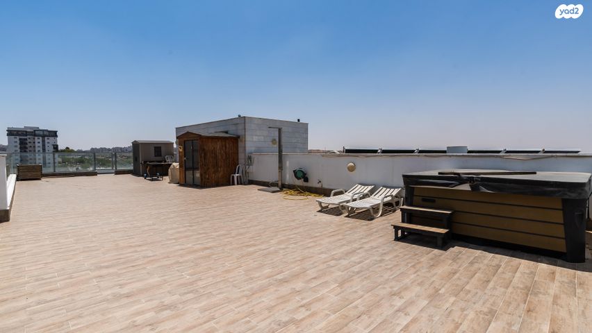 גג/ פנטהאוז, קורנית, סיגליות, באר שבע