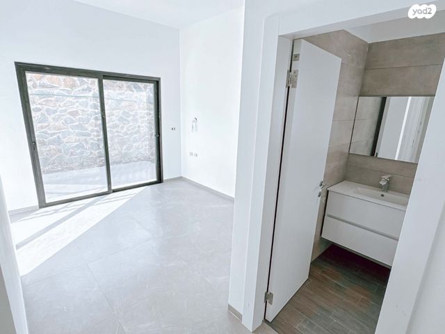 דו משפחתי, קצרין