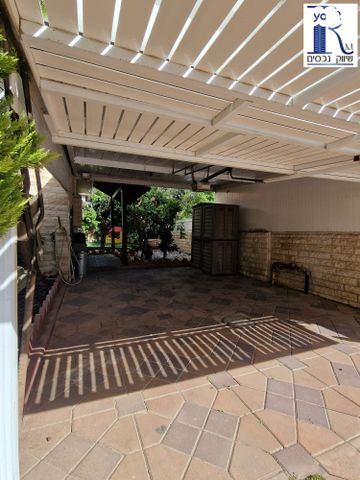 בית פרטי/ קוטג', הרצוג, גני אזור, אזור