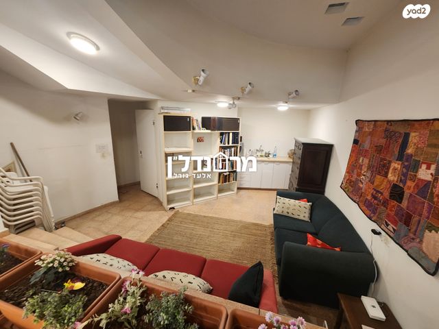 מרתף/ פרטר, שבטי ישראל, נווה ישראל, הרצליה