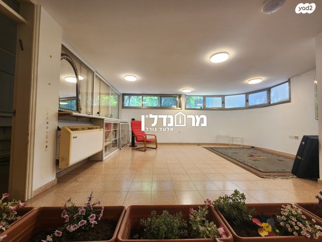 מרתף/ פרטר, שבטי ישראל, נווה ישראל, הרצליה