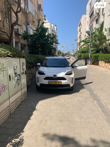 מודעת רכב טויוטה יאריס קרוס