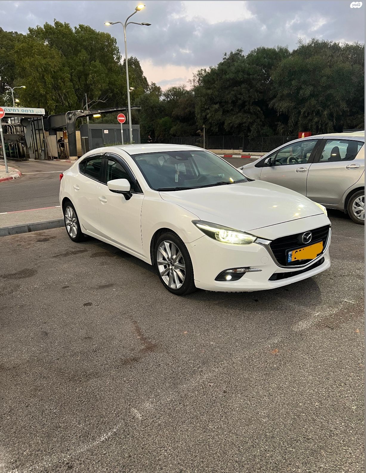 מודעת רכב מאזדה 3