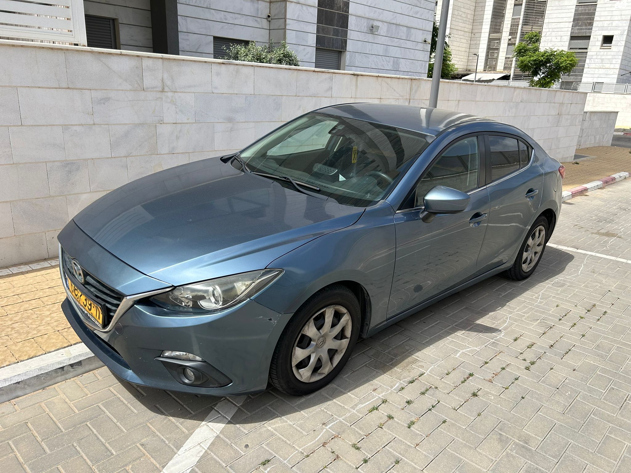 מודעת רכב מאזדה 3