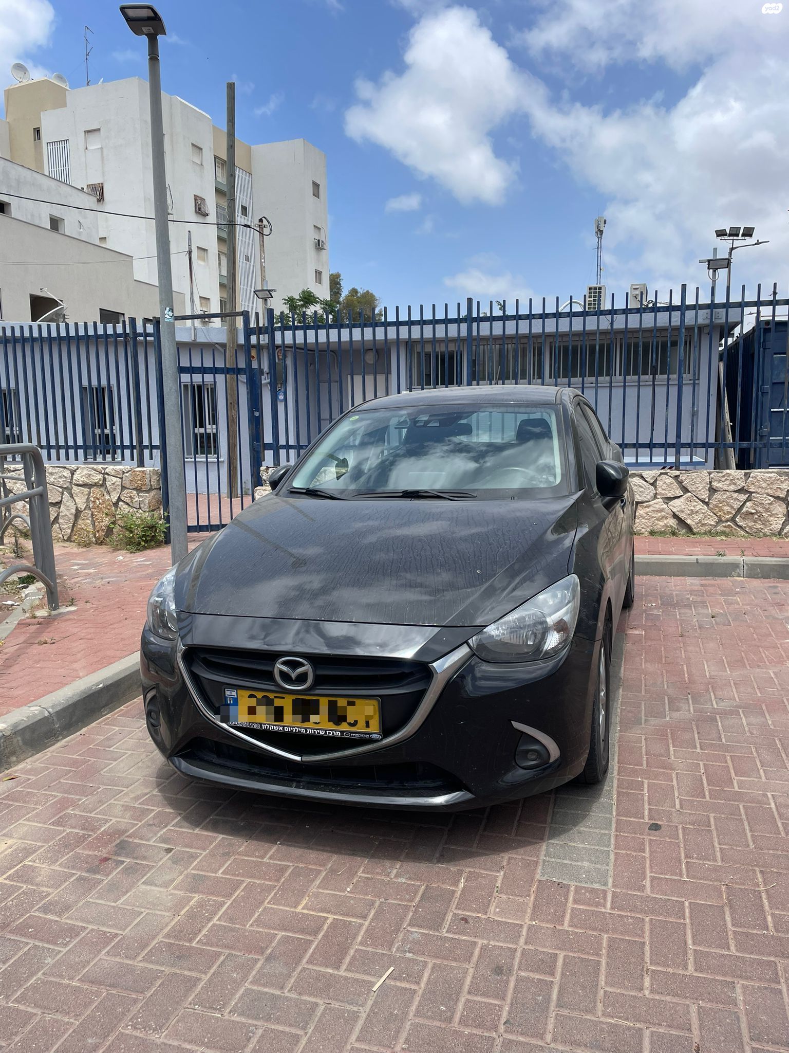 מודעת רכב מאזדה 2