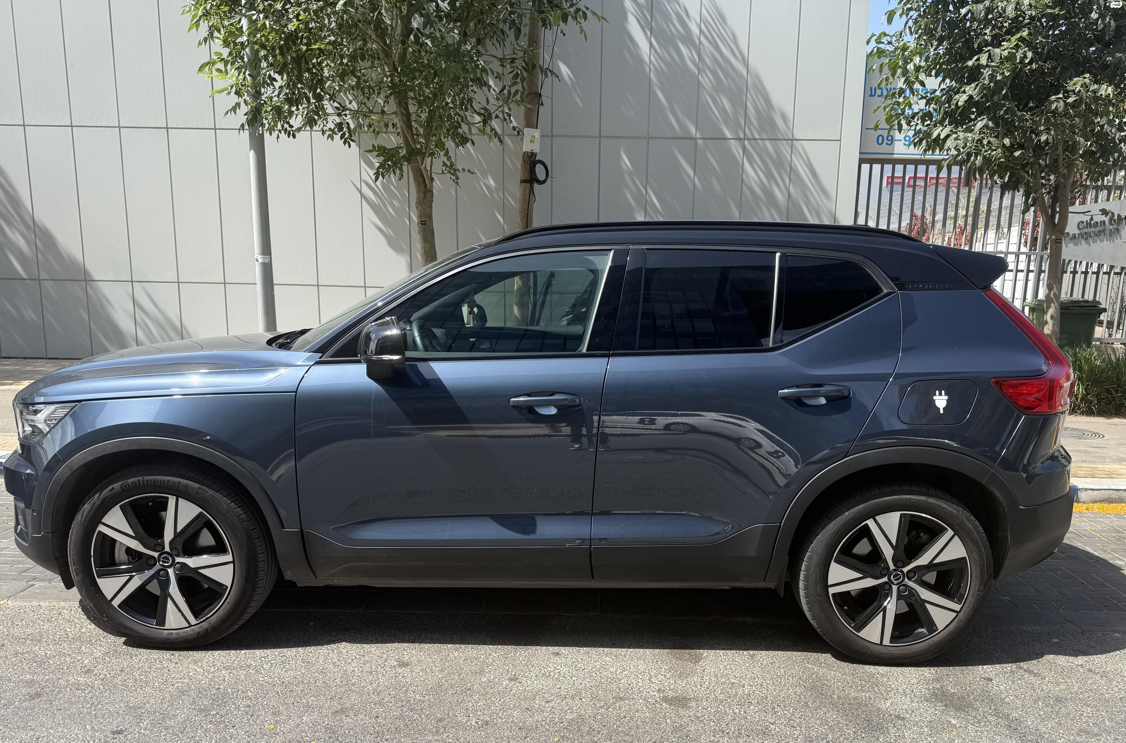 מודעת רכב וולוו XC40