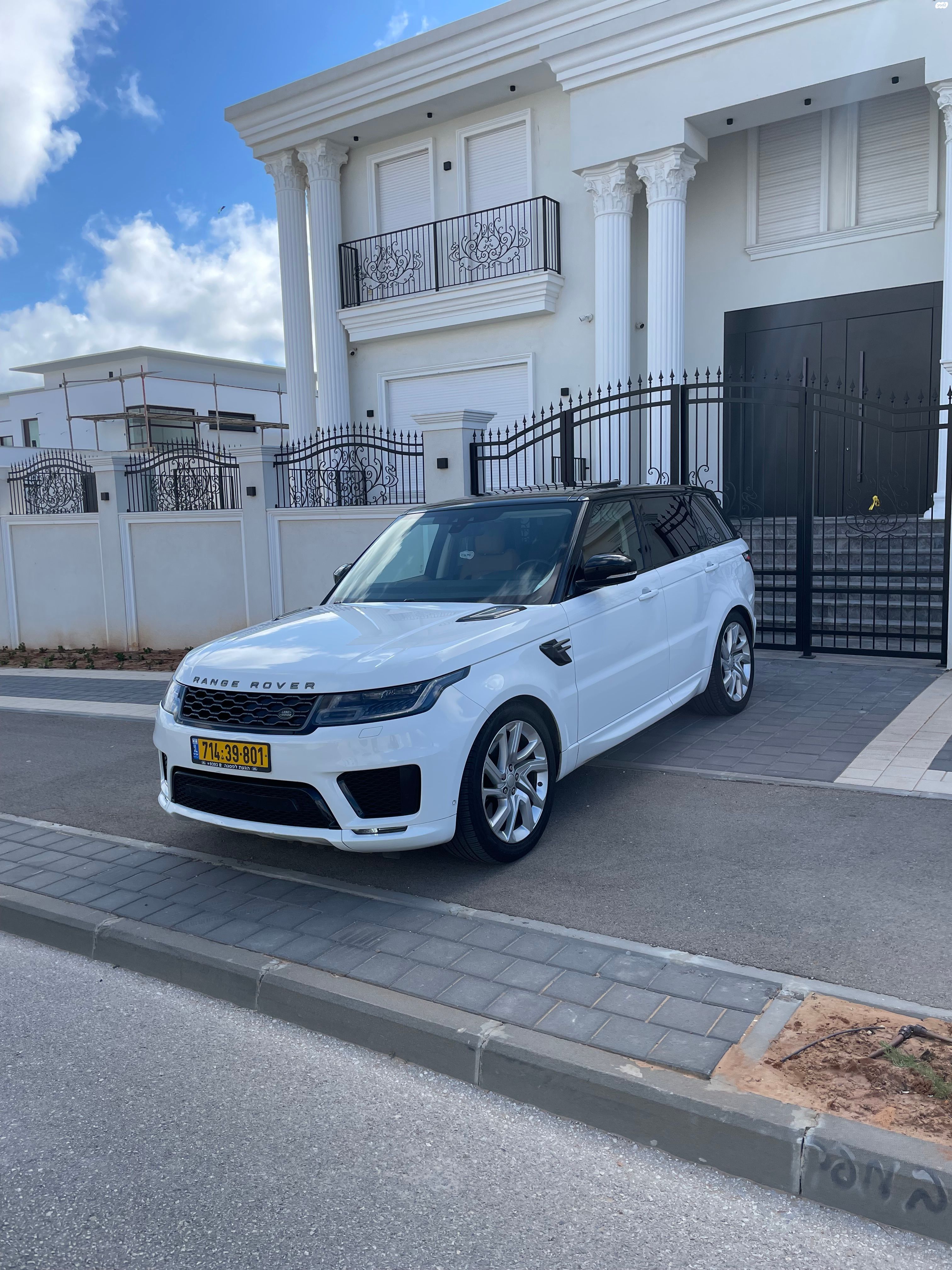מודעת רכב לנד רובר ריינג' רובר ספורט