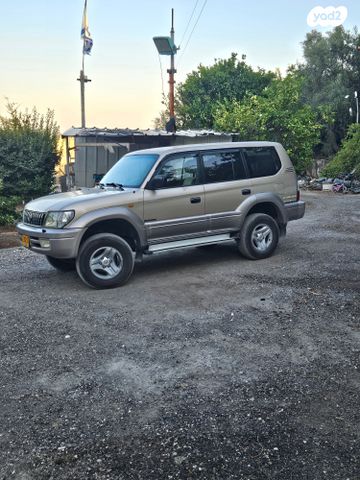 טויוטה לנד קרוזר