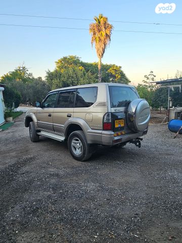 טויוטה לנד קרוזר