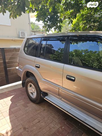 מודעת רכב טויוטה לנד קרוזר