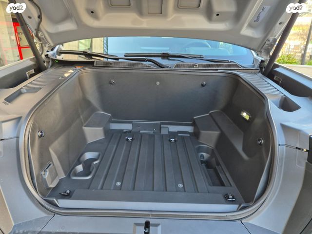 ג'י.אם.סי סיירה EV  