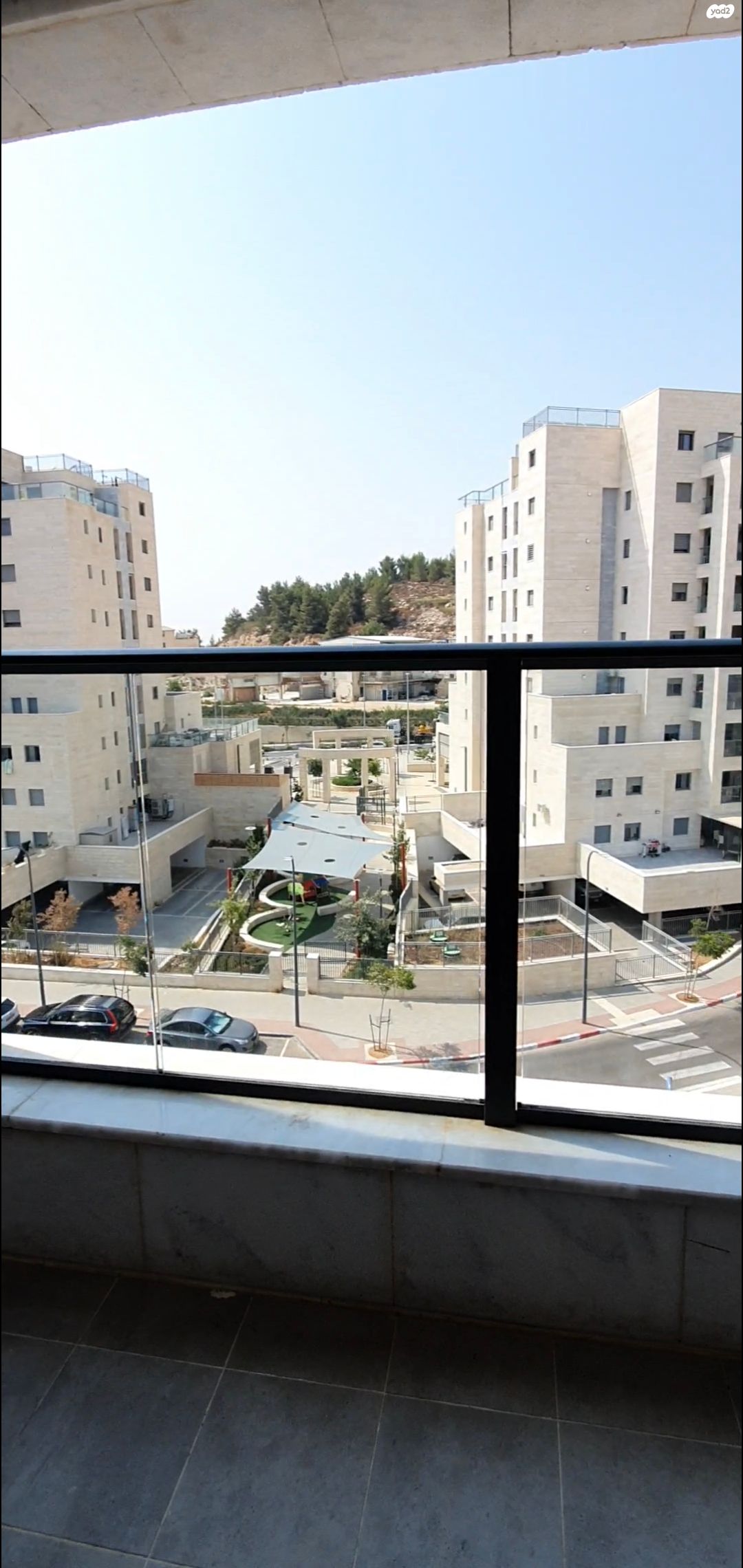 השקד 10