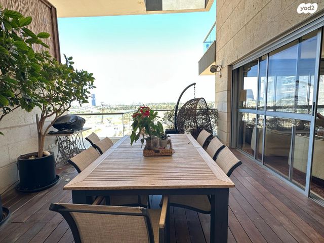 גג/ פנטהאוז, נווה גן, רמת השרון