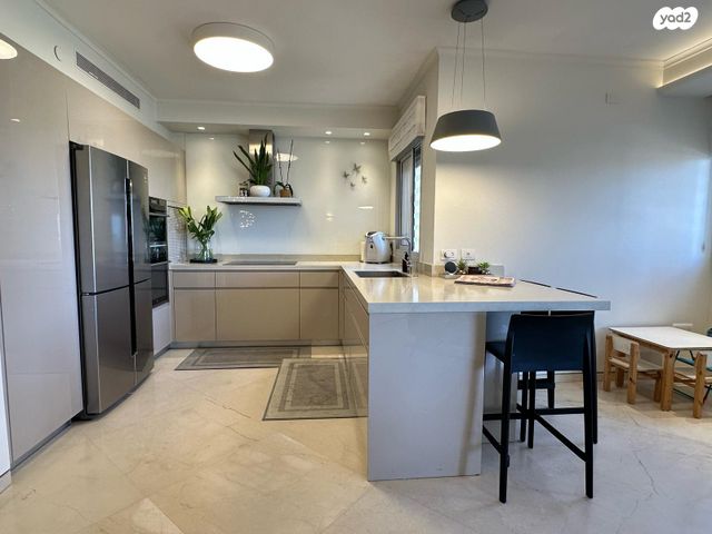 דירה, נווה גן, רמת השרון