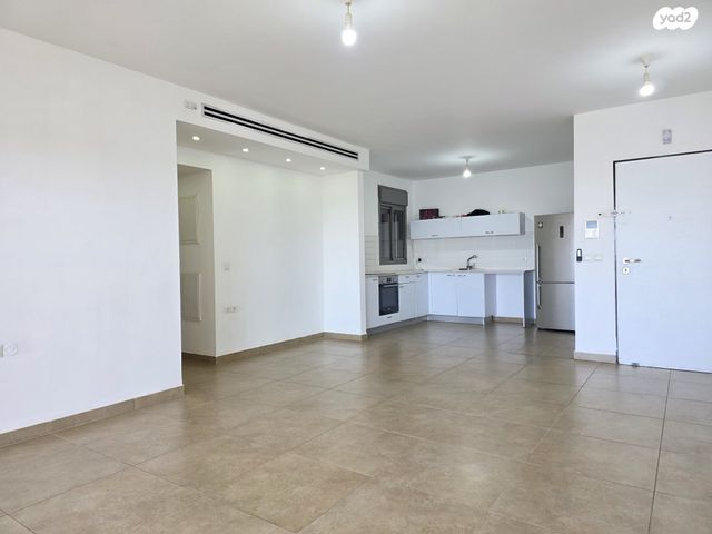 דירה, הנרייטה סאלד, כרמי גת, קרית גת