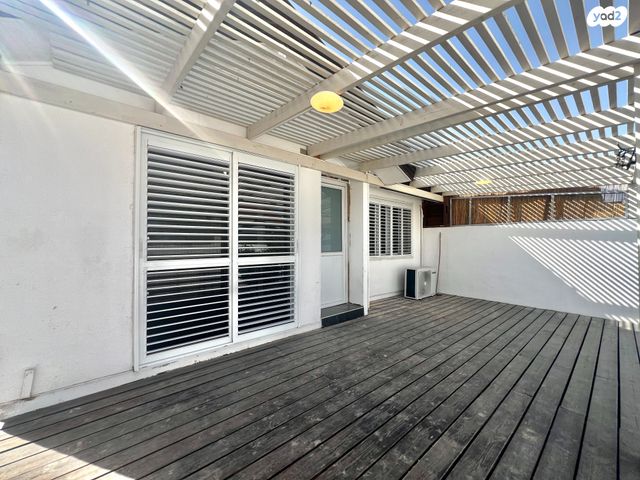 דו משפחתי, פטרה, ממשית, דימונה