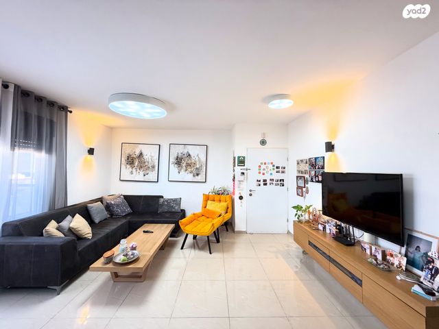 העונות - בבניה, רובע 11