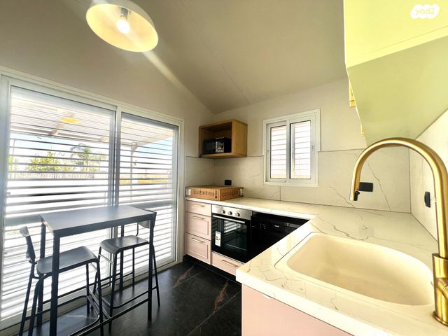 דו משפחתי, פטרה, ממשית, דימונה