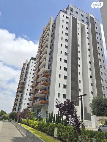 דירה, אבשלום גיסין, נווה גן, פתח תקווה