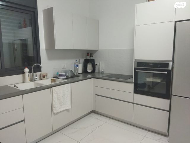 דירה, שלמה גולדין, ג' / מרכז מזרח העיר, רחובות