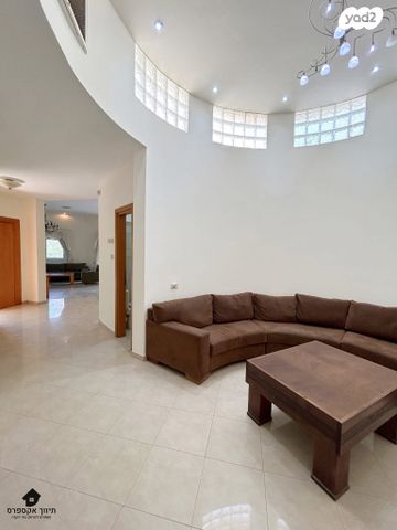 בית פרטי/ קוטג', עומר