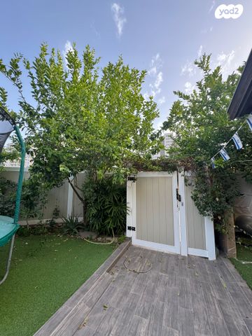 דו משפחתי, גבעתי, רחובות