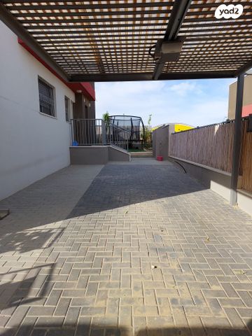 בית פרטי/ קוטג', עוזרד, קרית מנחם, אופקים