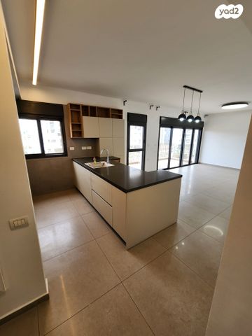 דירה, אהבת אדם, שרונה, כפר יונה