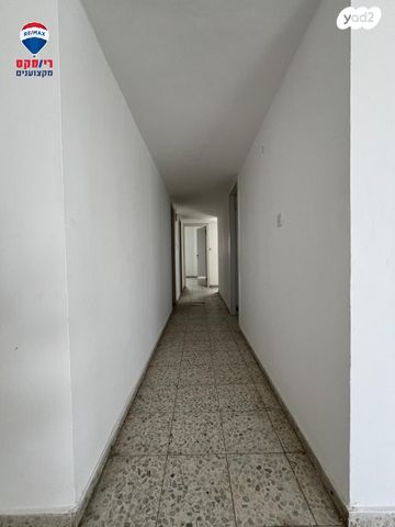 גג/ פנטהאוז, פרנק, הזיתים, חדרה