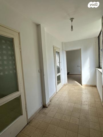 דירה, שדרות הנשיא וייצמן, מרכז העיר, חדרה