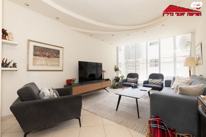 דירה, צבי הירשפלד, רמז, מערב ותיק, ראשון לציון