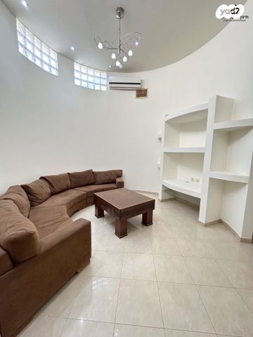 בית פרטי/ קוטג', עומר