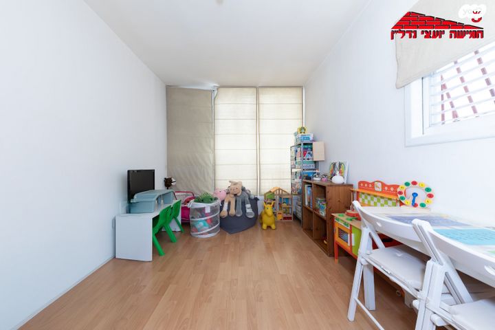 דירה, צבי הירשפלד, רמז, מערב ותיק, ראשון לציון