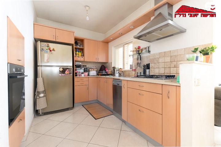 דירה, צבי הירשפלד, רמז, מערב ותיק, ראשון לציון