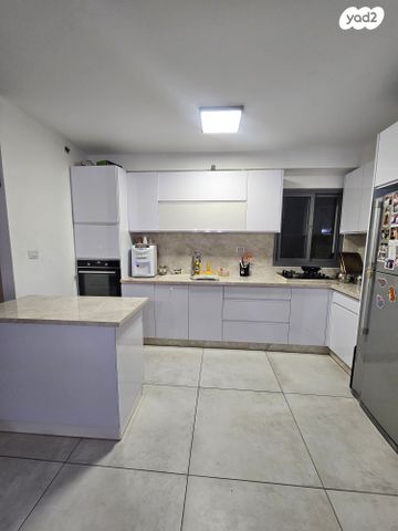 דירה, היסמין 111, קרית גת