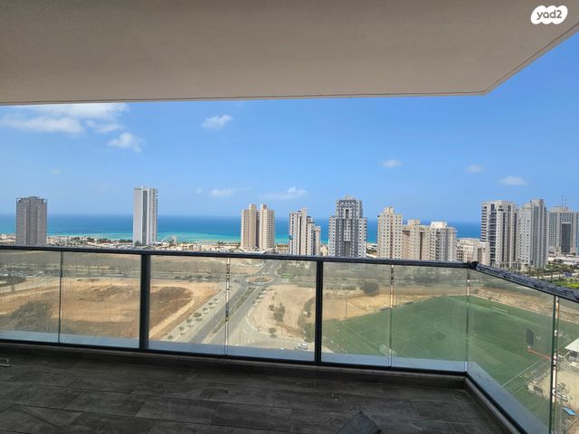 אמנון ליפקין שחק 