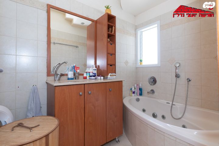 דירה, צבי הירשפלד, רמז, מערב ותיק, ראשון לציון