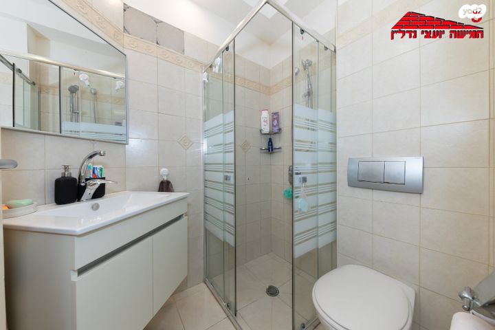 דירה, צבי הירשפלד, רמז, מערב ותיק, ראשון לציון