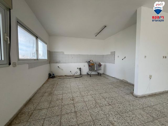 גג/ פנטהאוז, פרנק, הזיתים, חדרה