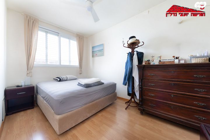 דירה, צבי הירשפלד, רמז, מערב ותיק, ראשון לציון