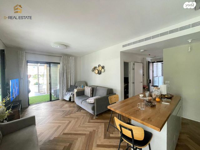 דירת גן, שכונה ה'-ו', מבשרת ציון