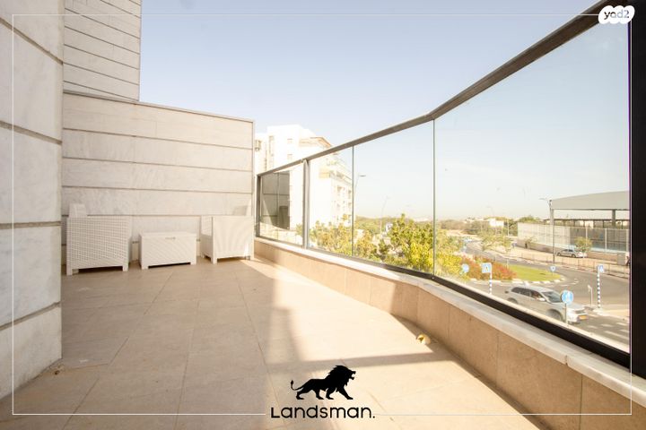 דירה, אלברט איינשטיין, פסגות אפק, ראש העין