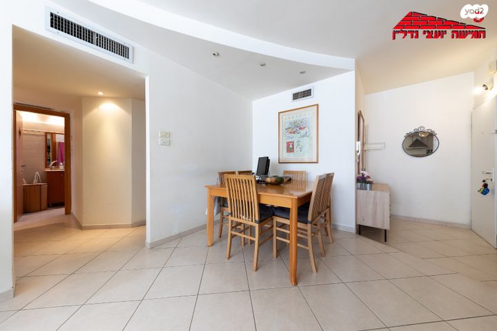 דירה, צבי הירשפלד, רמז, מערב ותיק, ראשון לציון