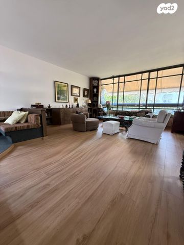 הרצליה הירוקה, נווה עובד